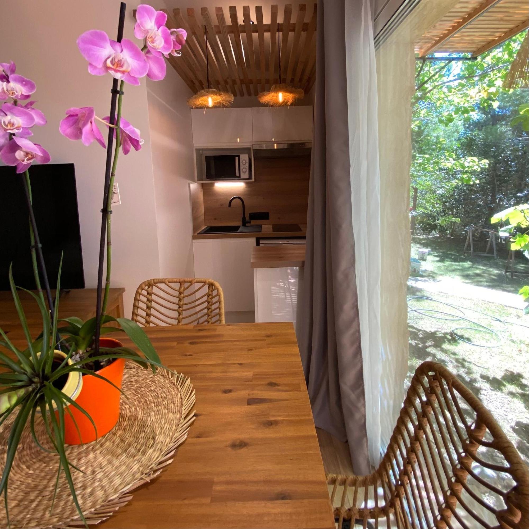 Villa Les Jardins De L'Oustal Narbona Habitación foto